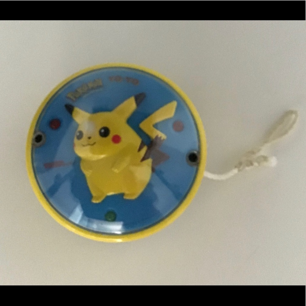 Pokemon Pikachu Yo-yo Lights Up Toy Vintage Yo yo Light - Picture 12 of 15